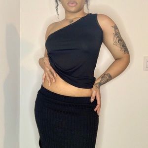 Black Y2K One-shoulder Top